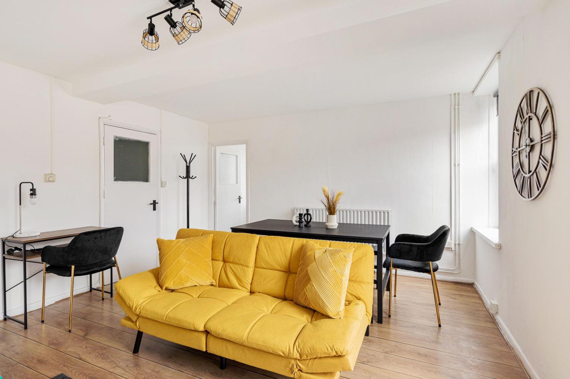 Sleek Shoreditch Hideout - 2 Bed Gem With Balcony In Central Londen Buitenkant foto