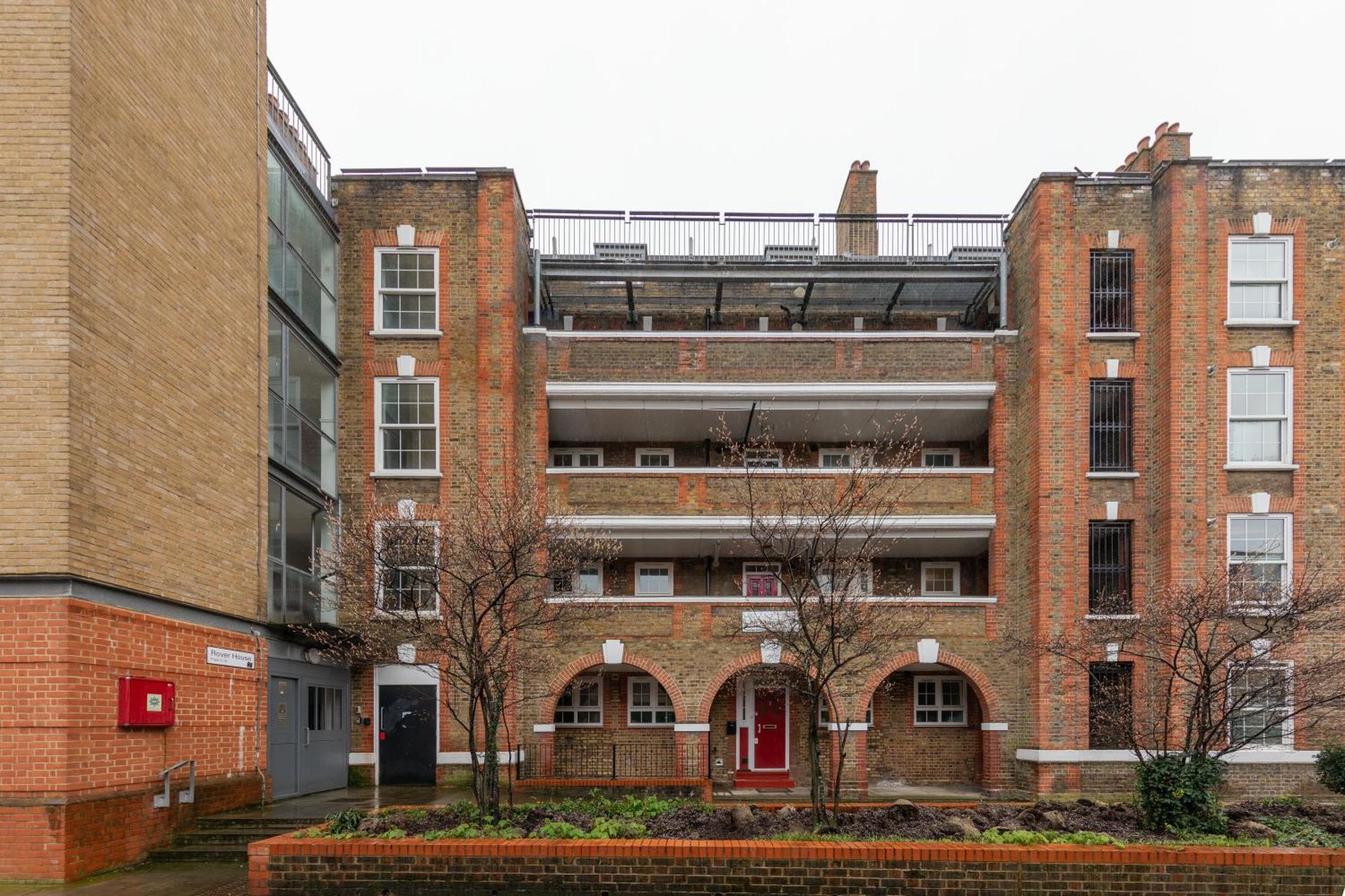 Sleek Shoreditch Hideout - 2 Bed Gem With Balcony In Central Londen Buitenkant foto